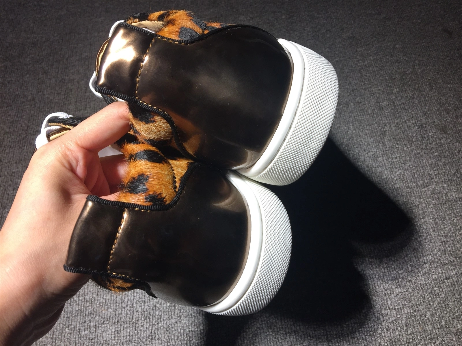 C*ristian L*uboutin Low Neat 5260