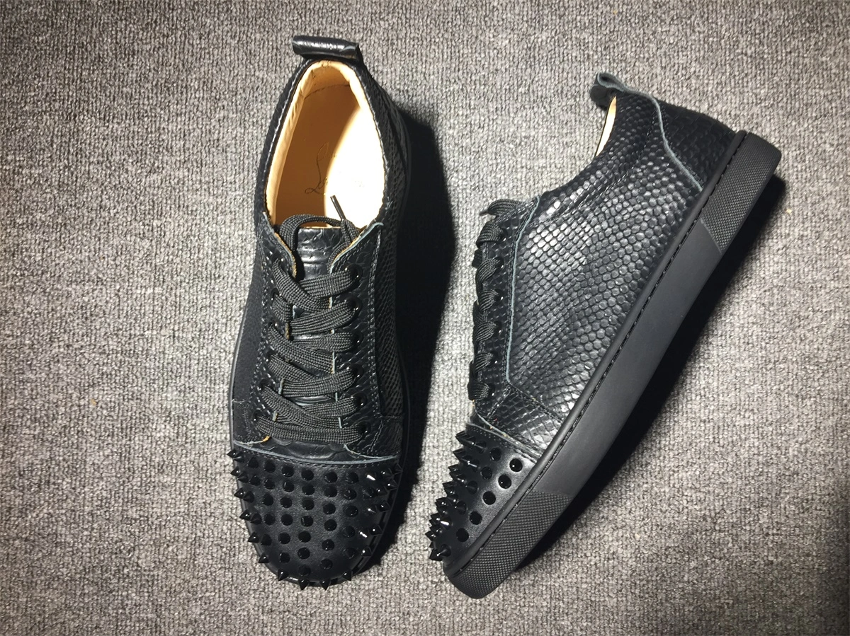 C*ristian L*uboutin Low Neat 5260