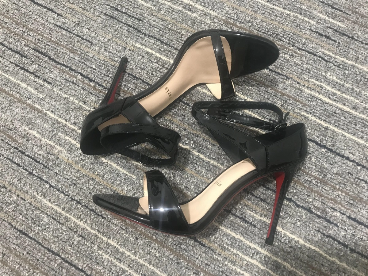 C*ristian L*uboutin Pump High Heels FashionForward 5339