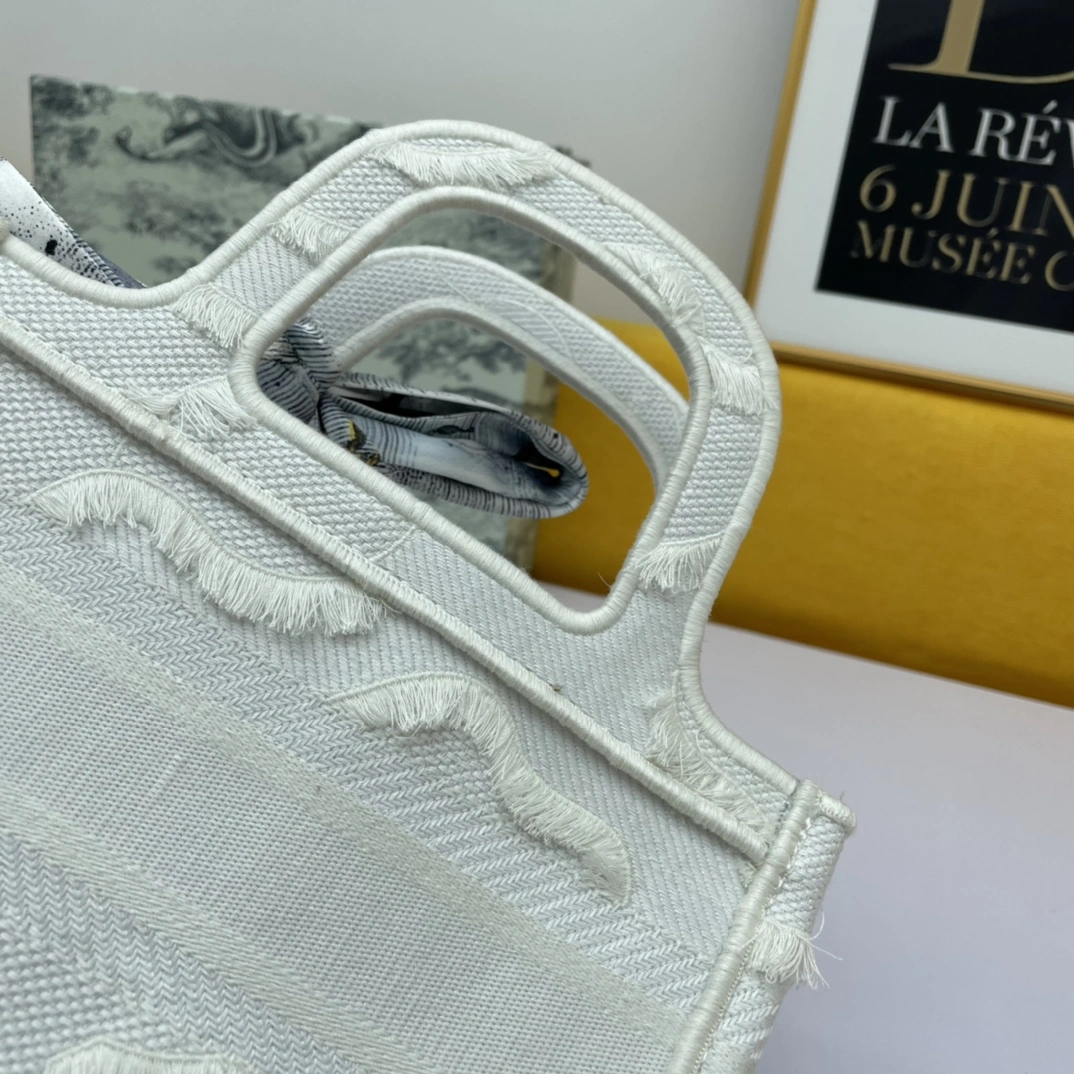 UrbanStyle D*ior Bag Top Quality 22.5*24.*8cm 7779