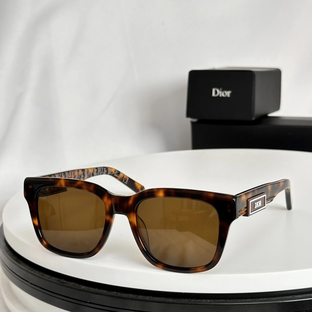 D*ior Glasses Top XX 20240406- GoAnywhere 17147