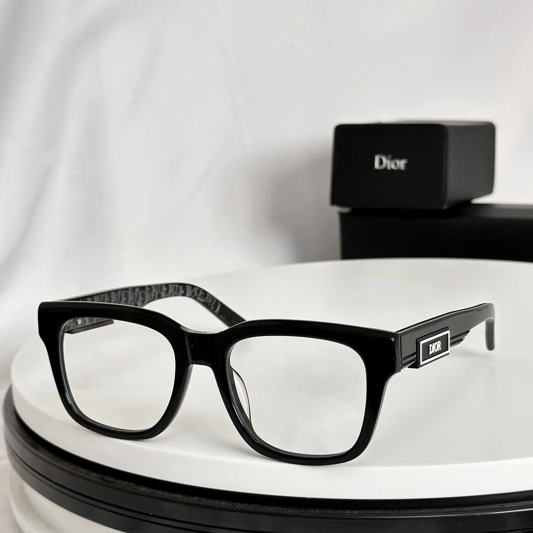 D*ior Glasses Top XX 20240406- GoAnywhere 17147