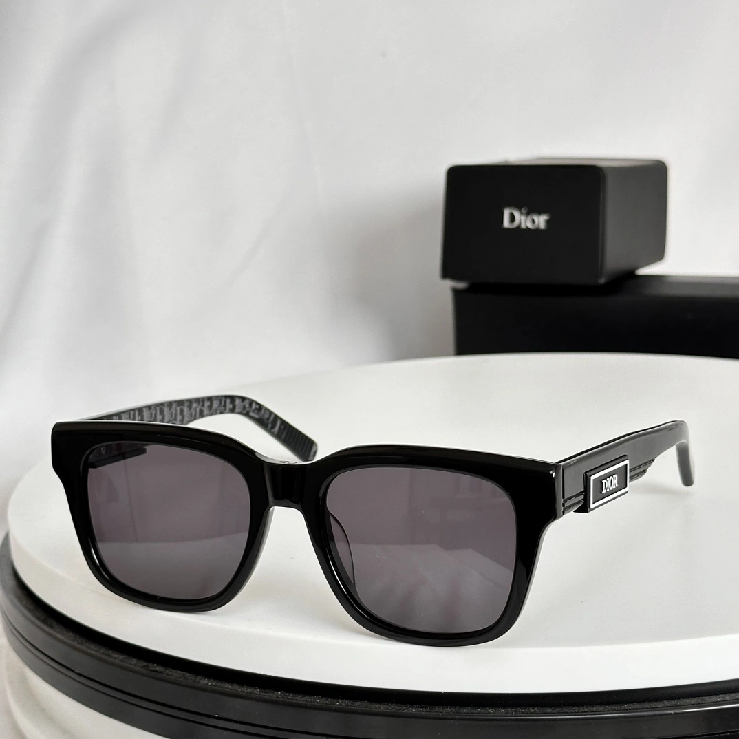 D*ior Glasses Top XX 20240406- GoAnywhere 17147