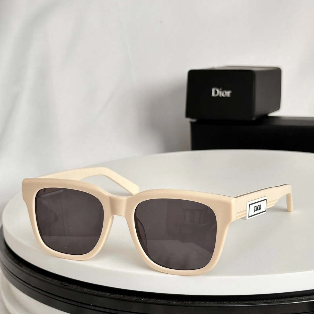 D*ior Glasses Top XX 20240406- GoAnywhere 17147