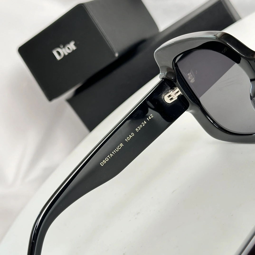 Tailored D*ior Glasses Top XX 20240506- 17139