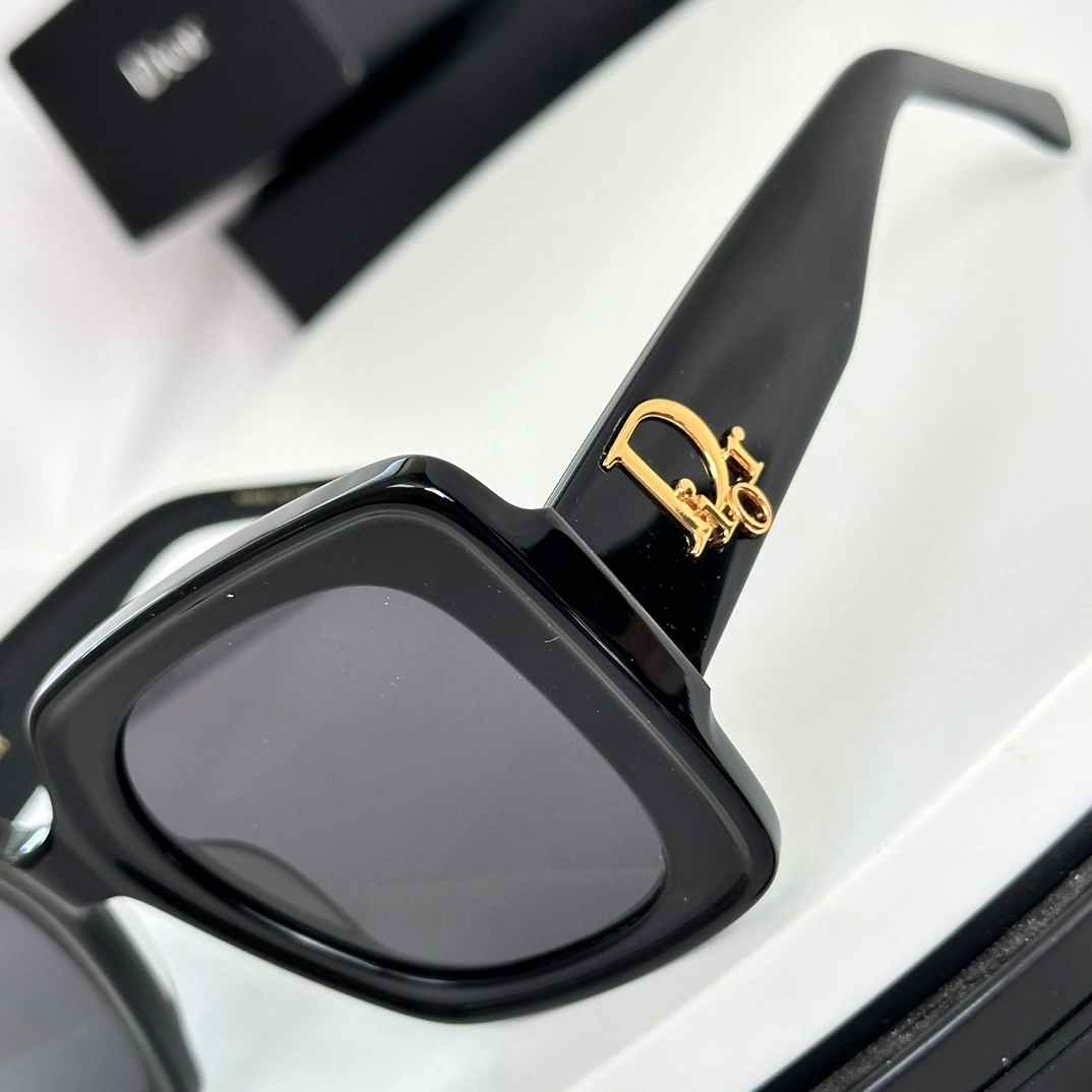 Tailored D*ior Glasses Top XX 20240506- 17139