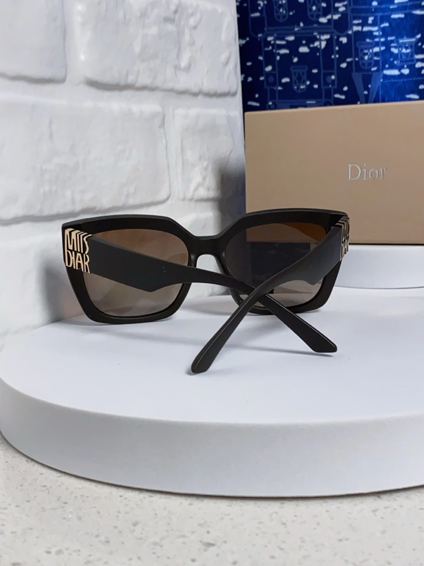 D*ior Glasses Top XX 20250401- Vibrant 17128