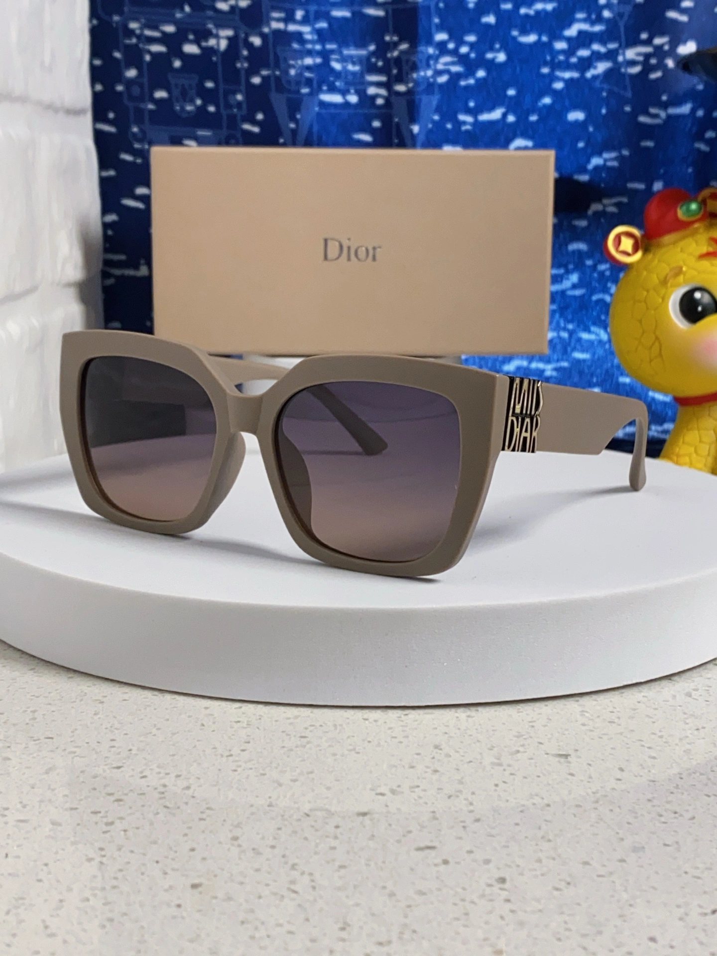 D*ior Glasses Top XX 20250401- Vibrant 17128