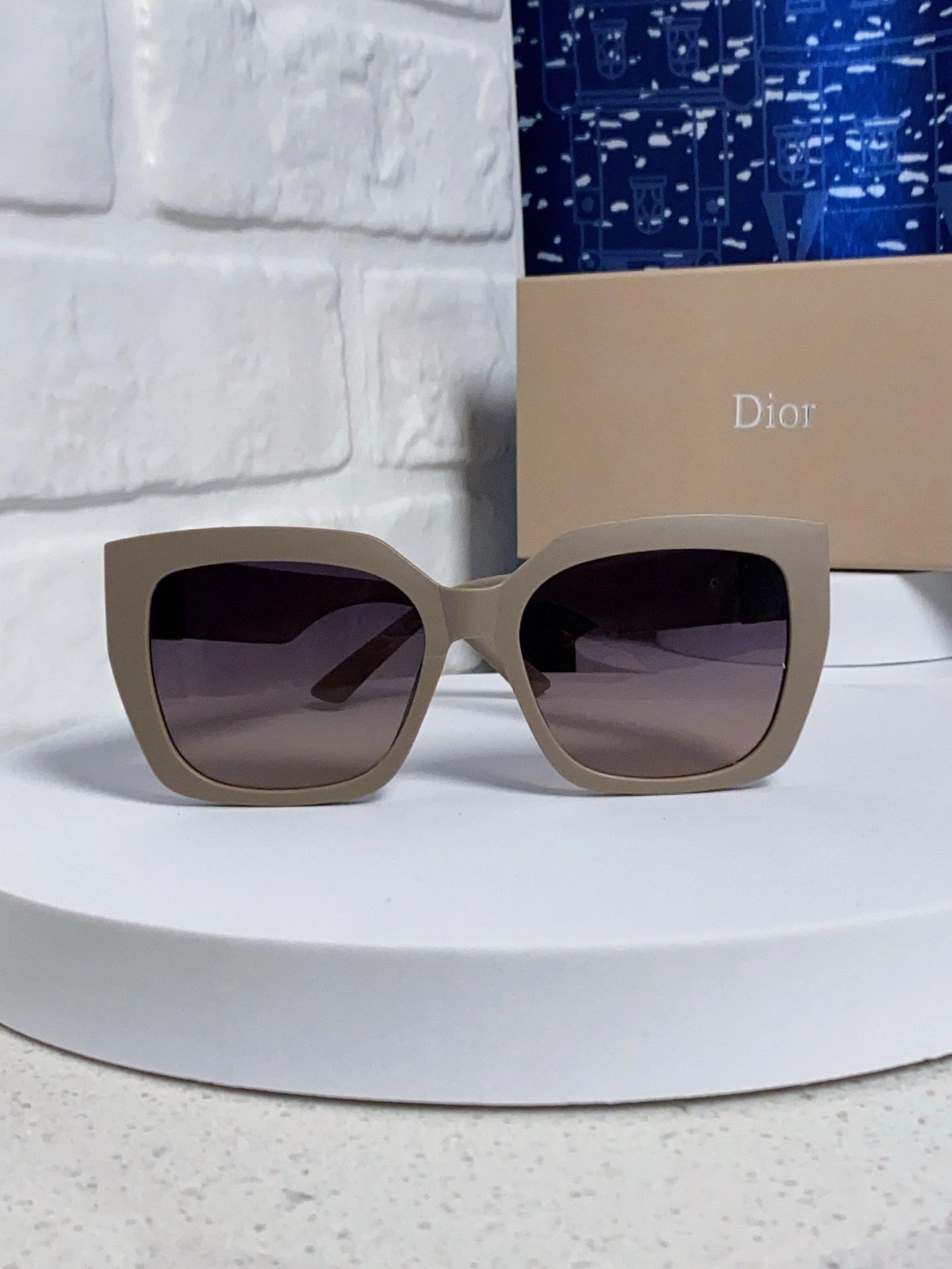 D*ior Glasses Top XX 20250401- Vibrant 17128