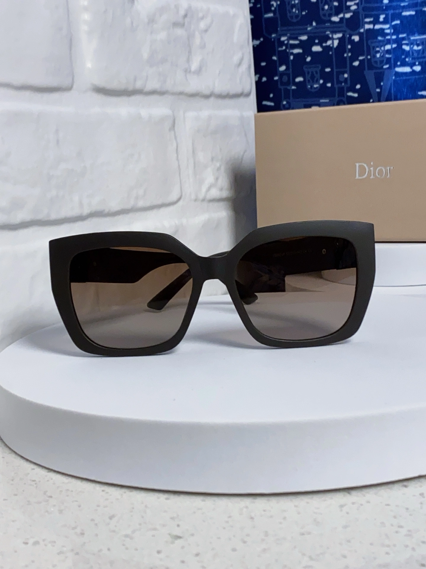 D*ior Glasses Top XX 20250401- Vibrant 17128