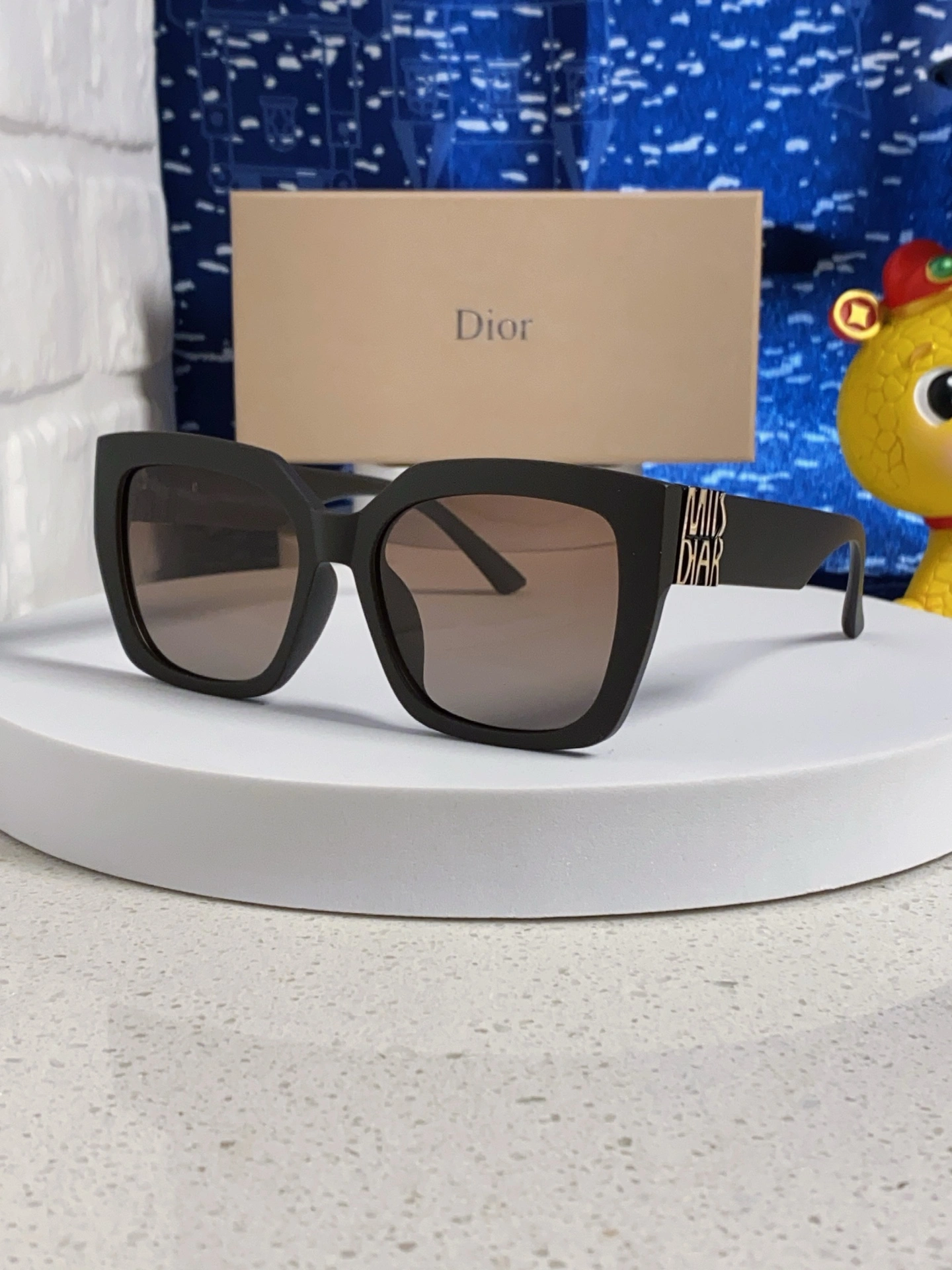 D*ior Glasses Top XX 20250401- Vibrant 17128
