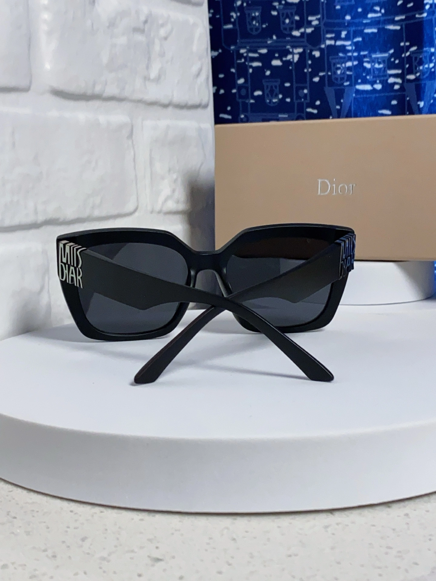 D*ior Glasses Top XX 20250401- Vibrant 17128