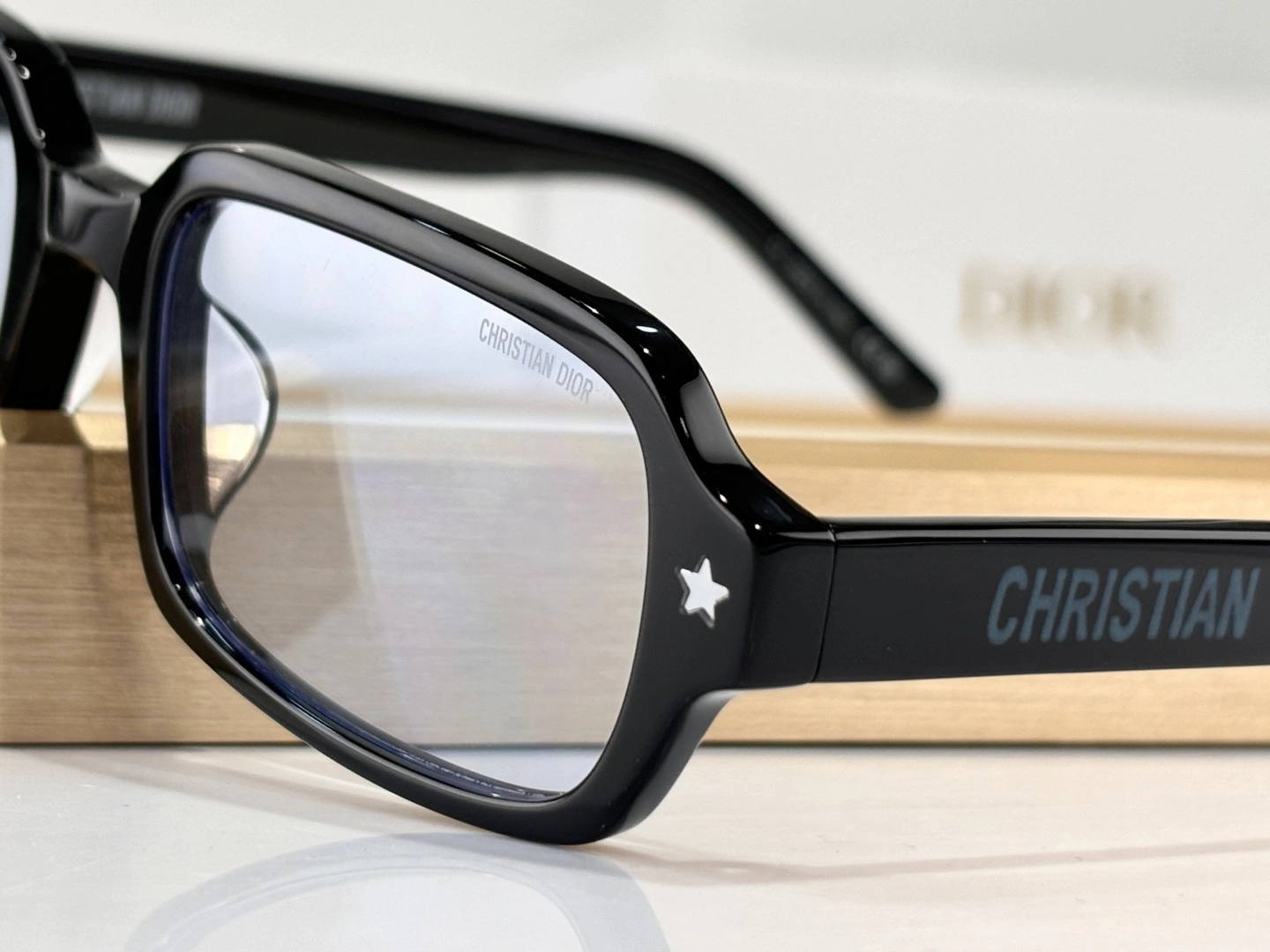 D*ior Glasses Top XX 20250401- Original 17124