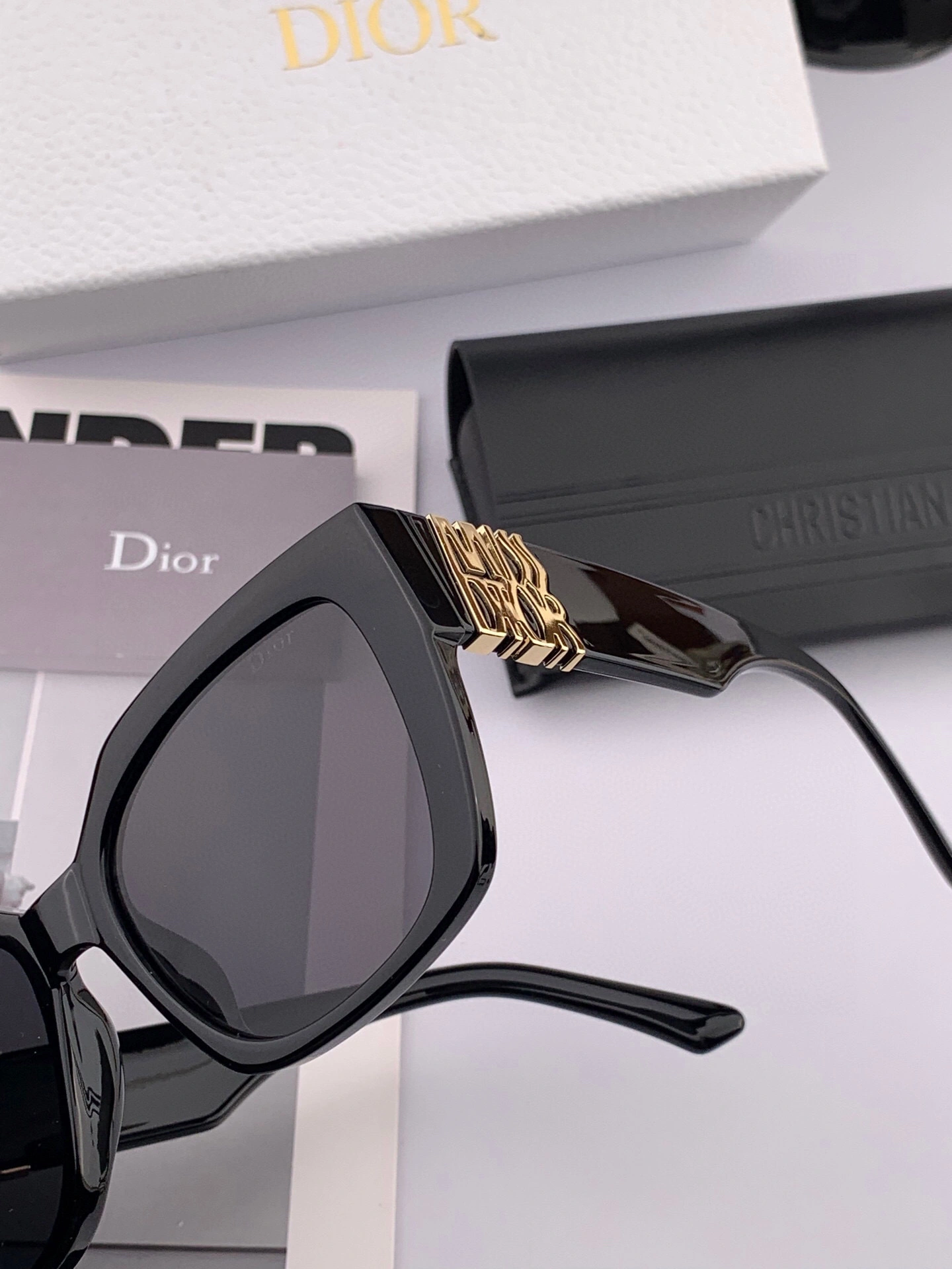 D*ior Glasses Top XX 20250427- Modern 17117