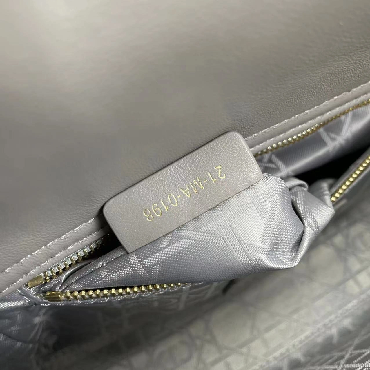 WellDesigned D*ior Handbag Top Quality HT 20231016-69 17*15*7 cm 7686