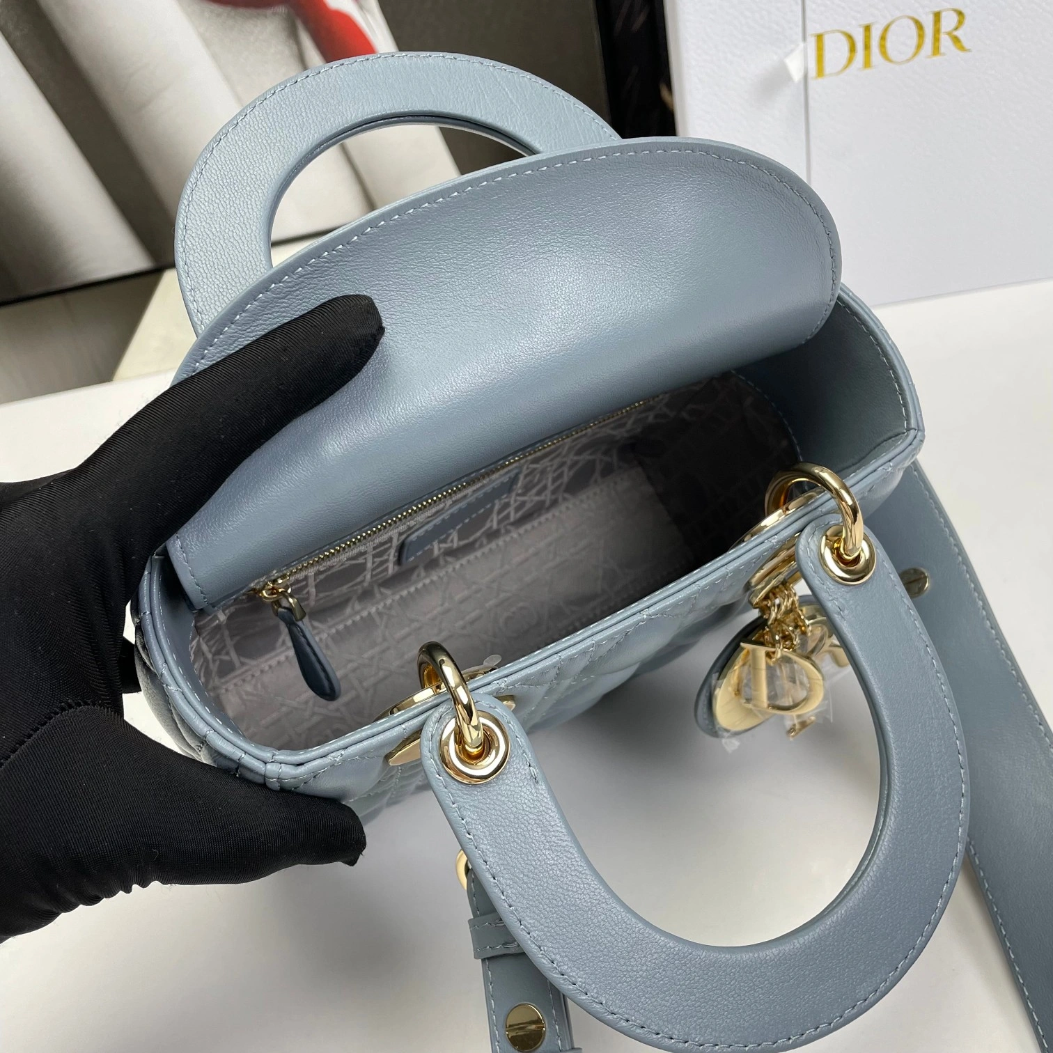 Practical D*ior Handbag Top Quality HT 20231016-75 17*15*7 cm 7681