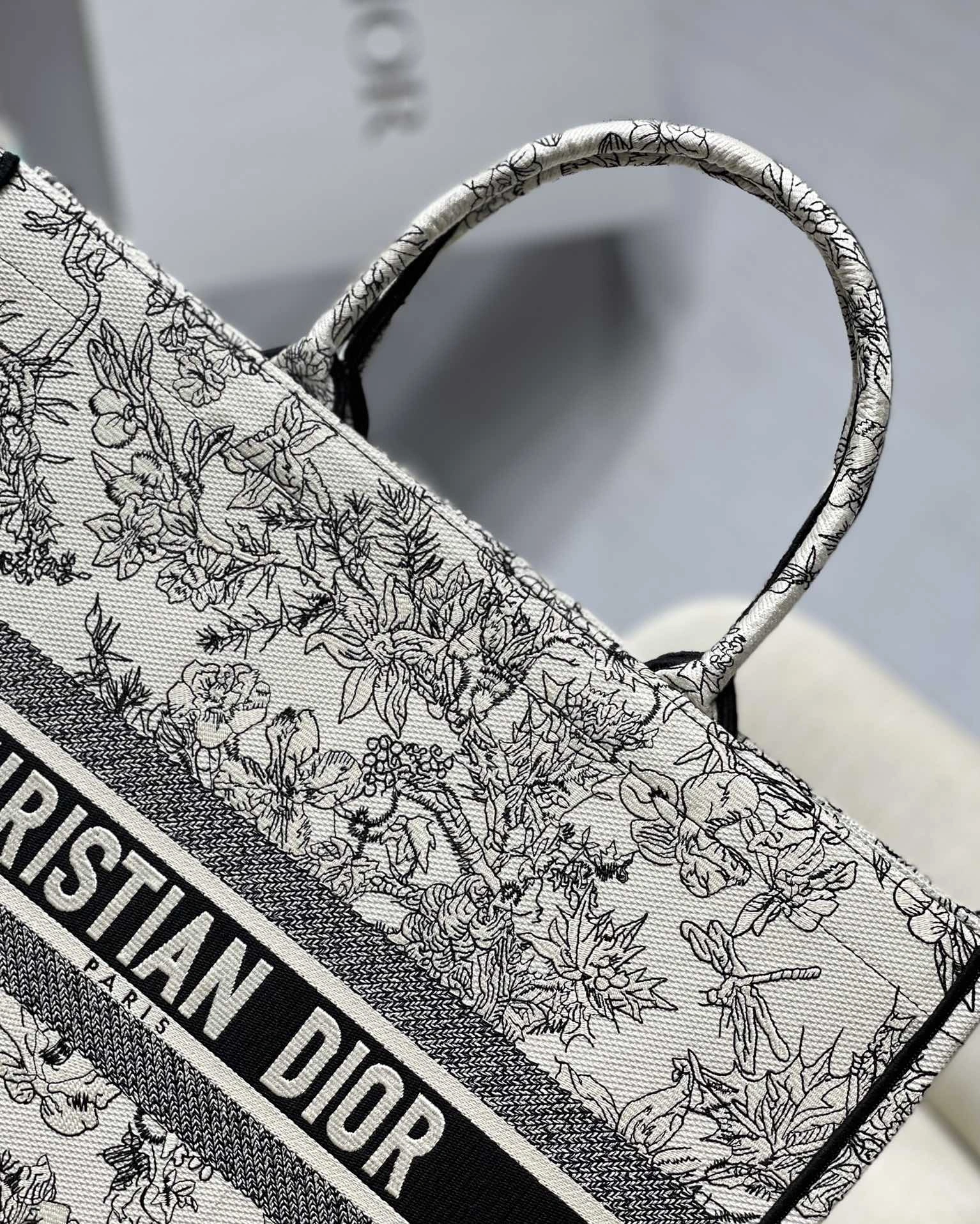 Casual D*ior Handbag Top Quality HT 20231017-41 41.5*35 cm 7635
