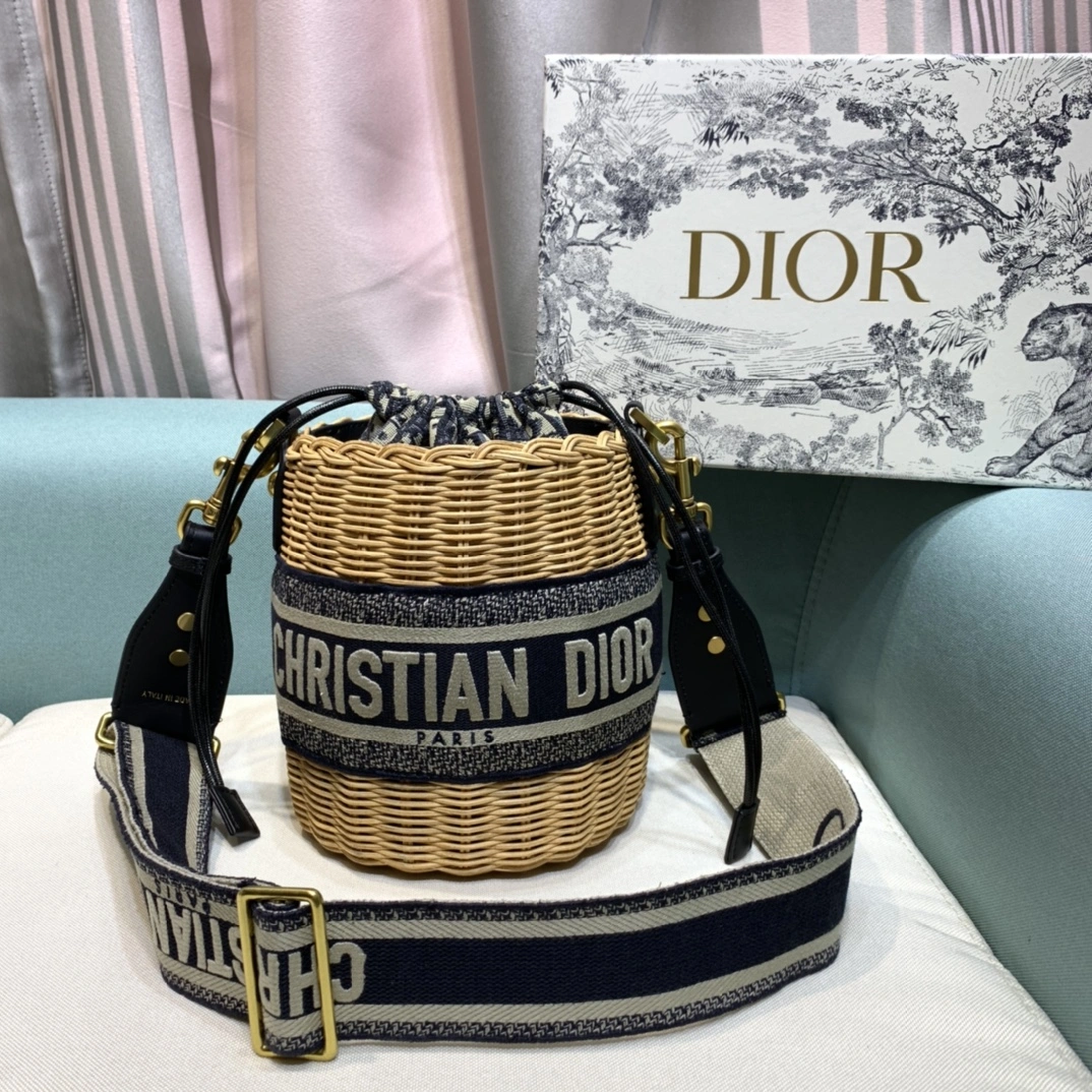 Comfortable D*ior Top Bag 18*19cm 7843