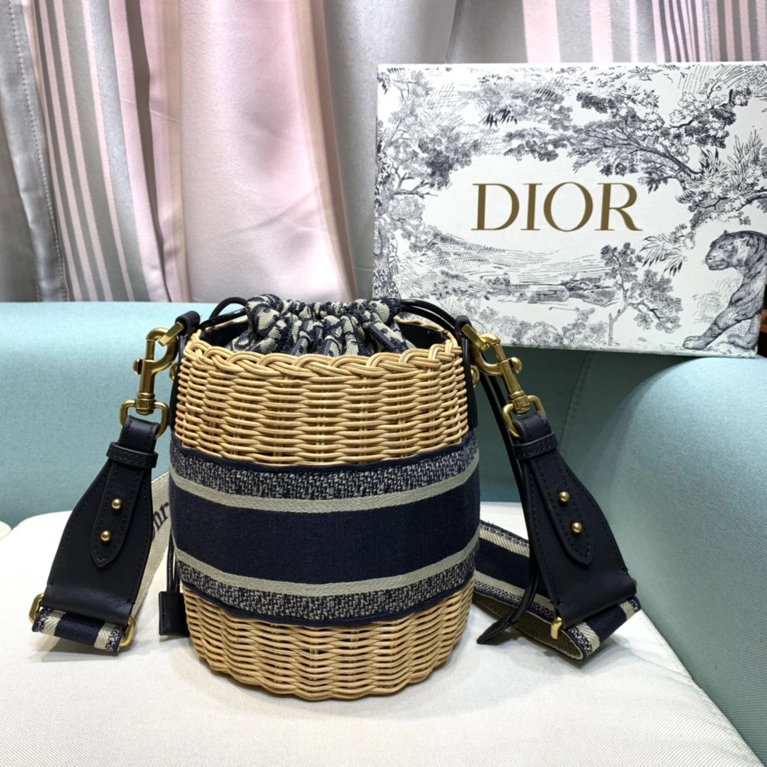 Comfortable D*ior Top Bag 18*19cm 7843