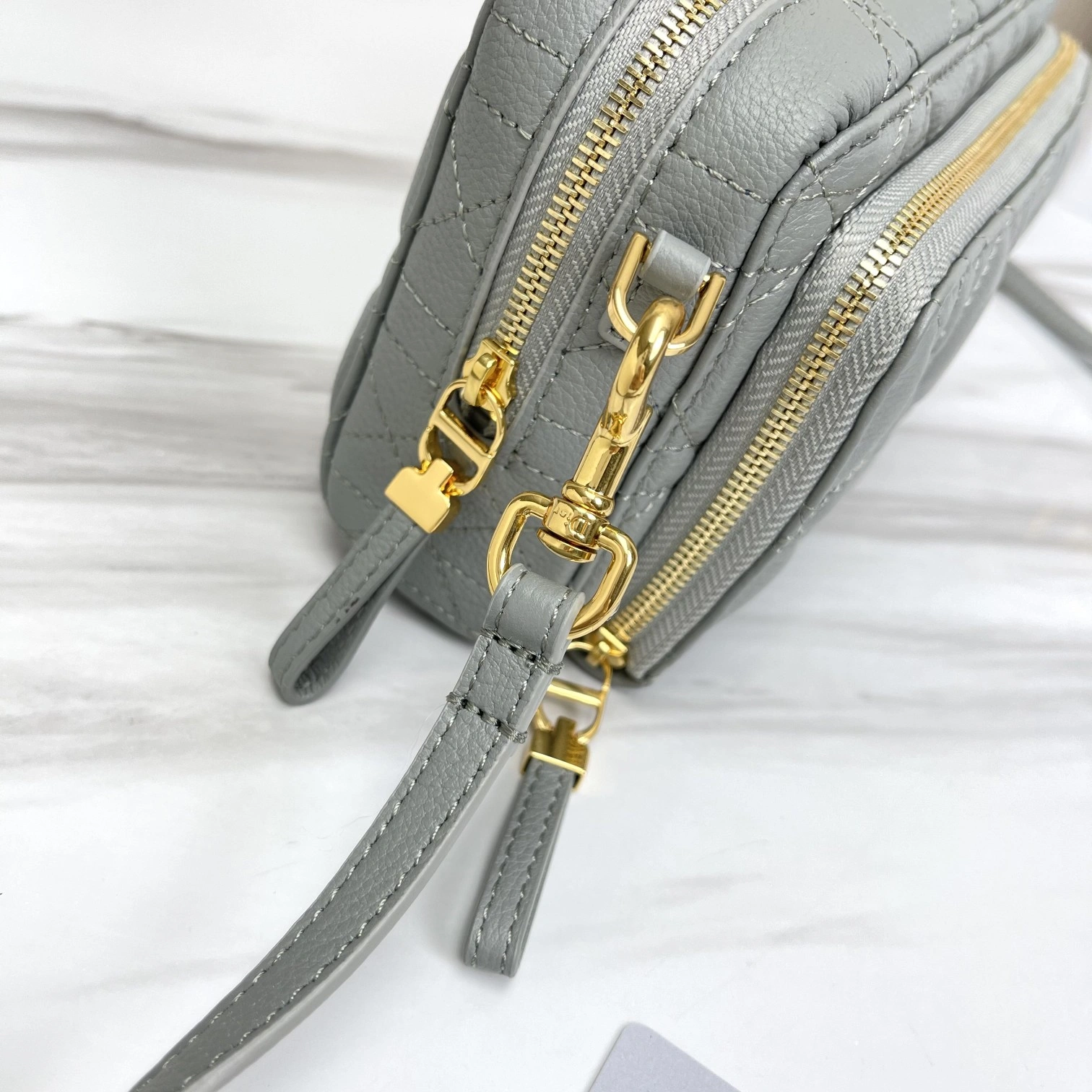 EasyMatch D*ior Top Bag 19*10.5*5cm 7841