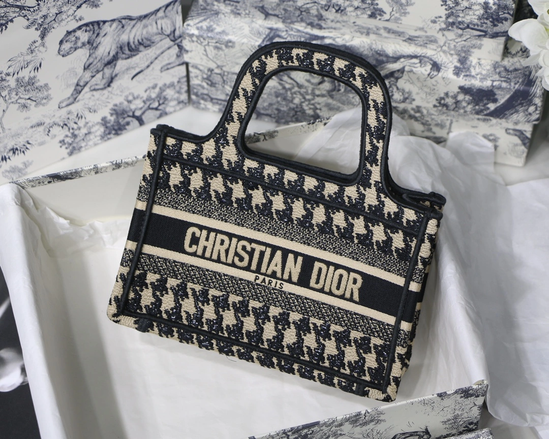 GoAnywhere D*ior Top Bag 23*17*7cm 7866