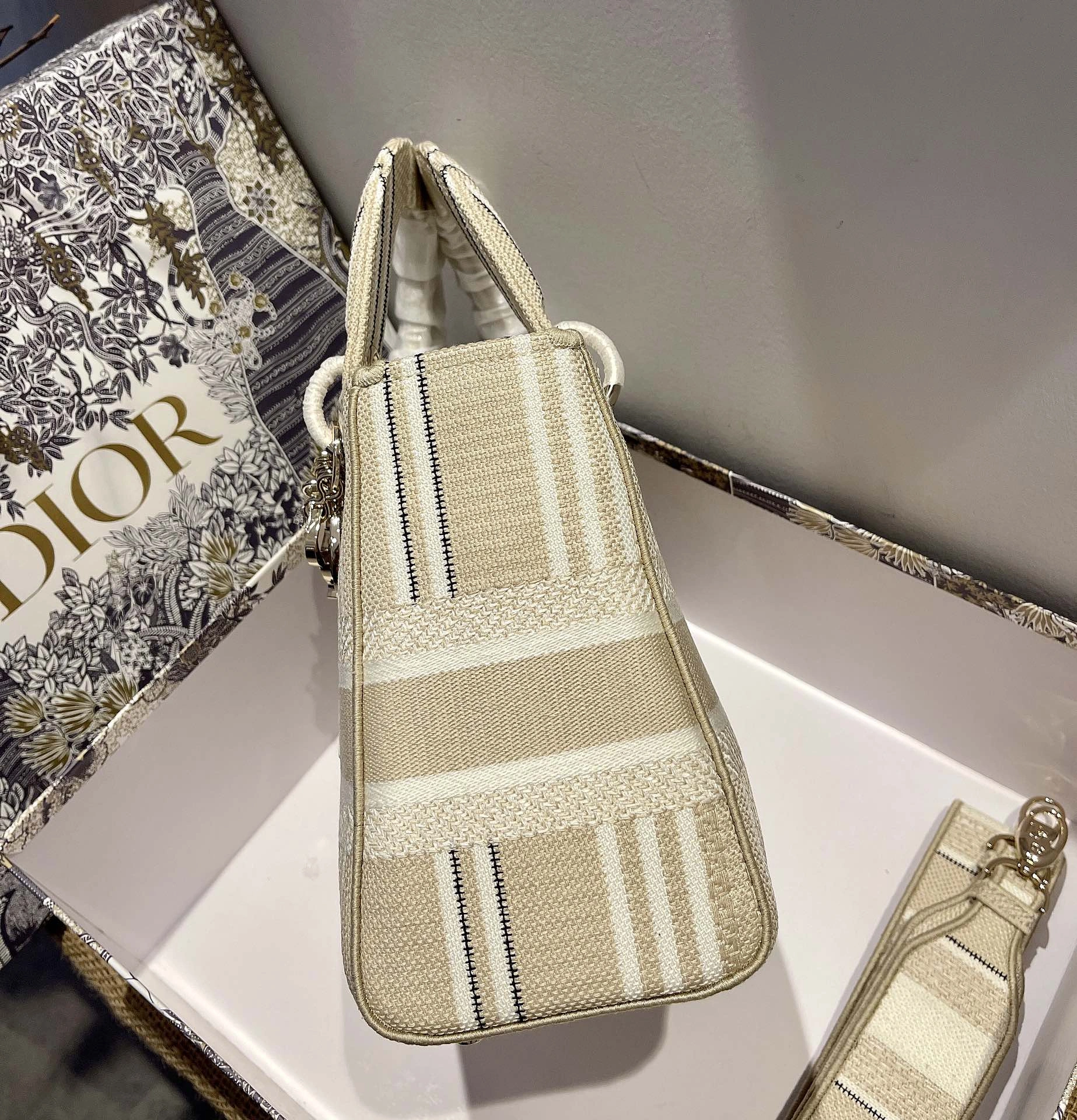 D*ior Top Bag 24*20*11cm Minimalist 7735