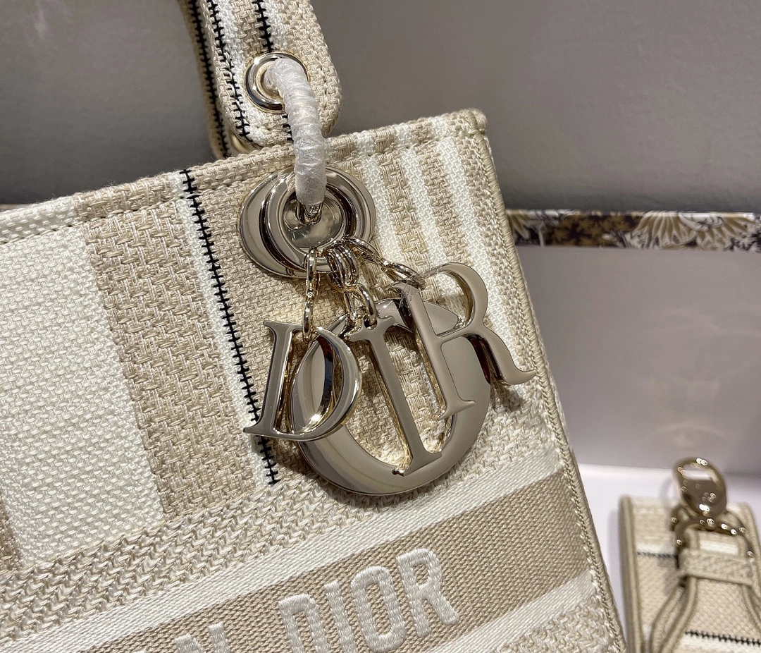D*ior Top Bag 24*20*11cm Minimalist 7735