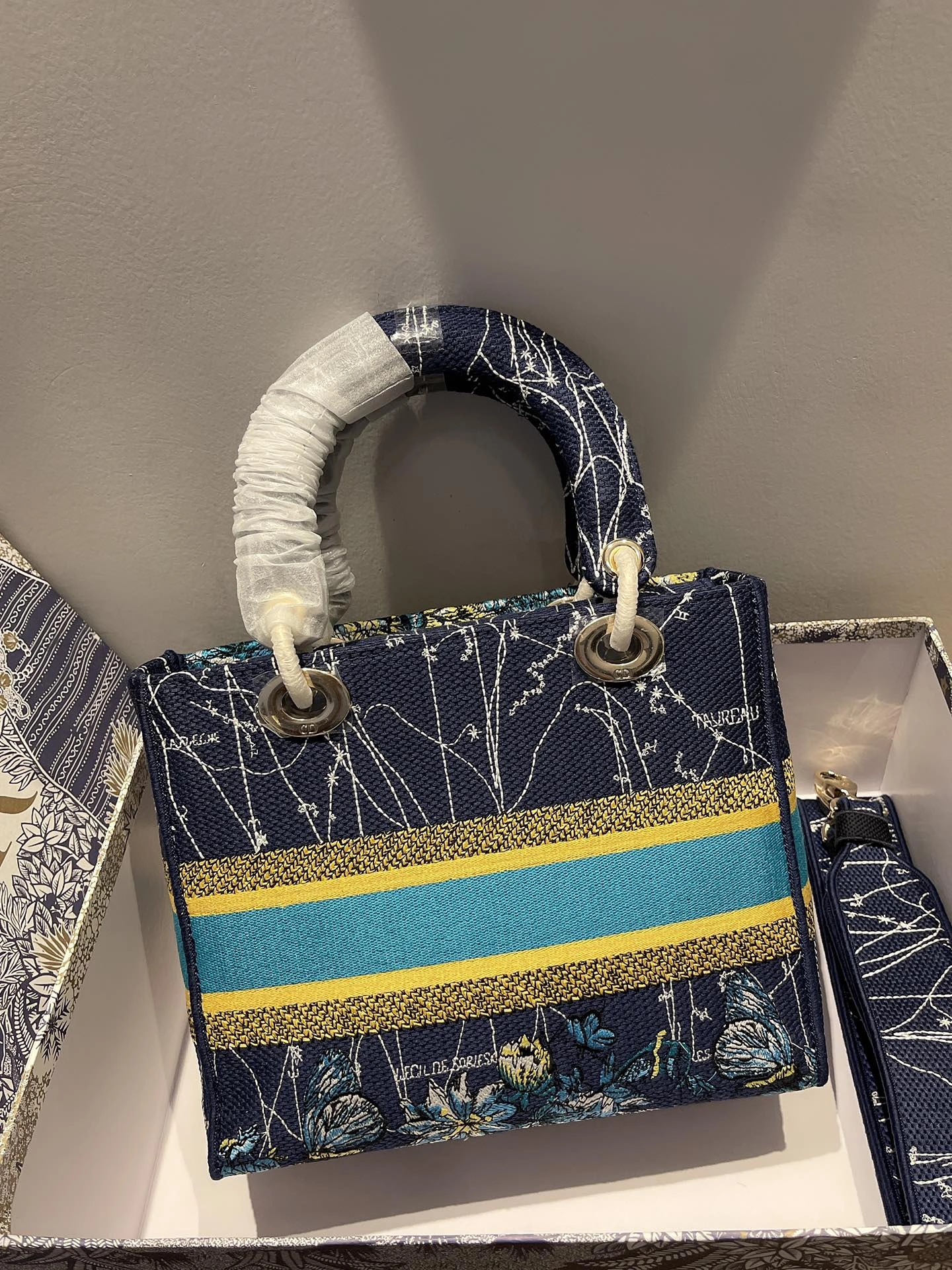 D*ior Top Bag 24*20*11cm ModernLook 7721