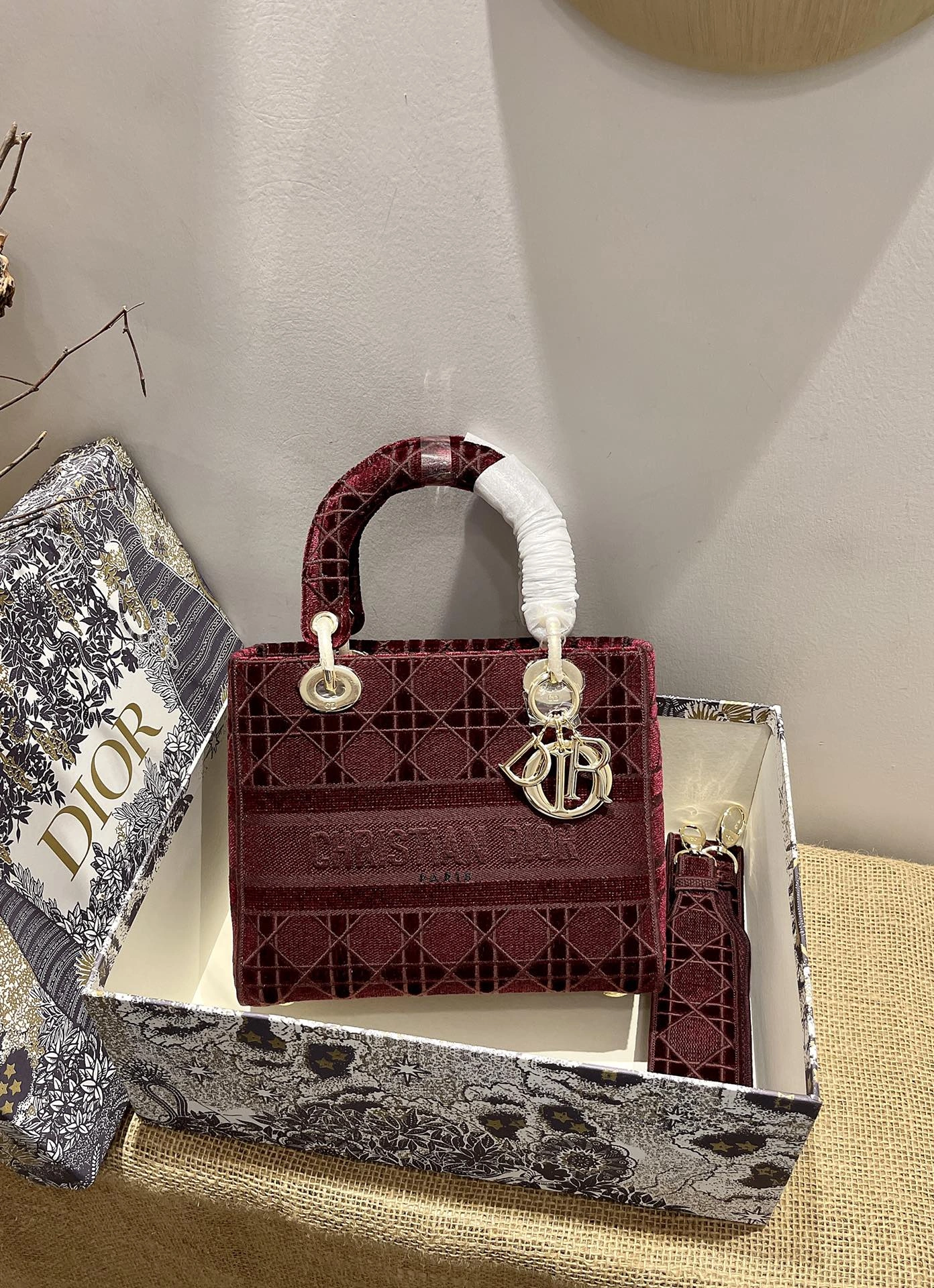 Attractive D*ior Top Bag 24*20*11cm 7728