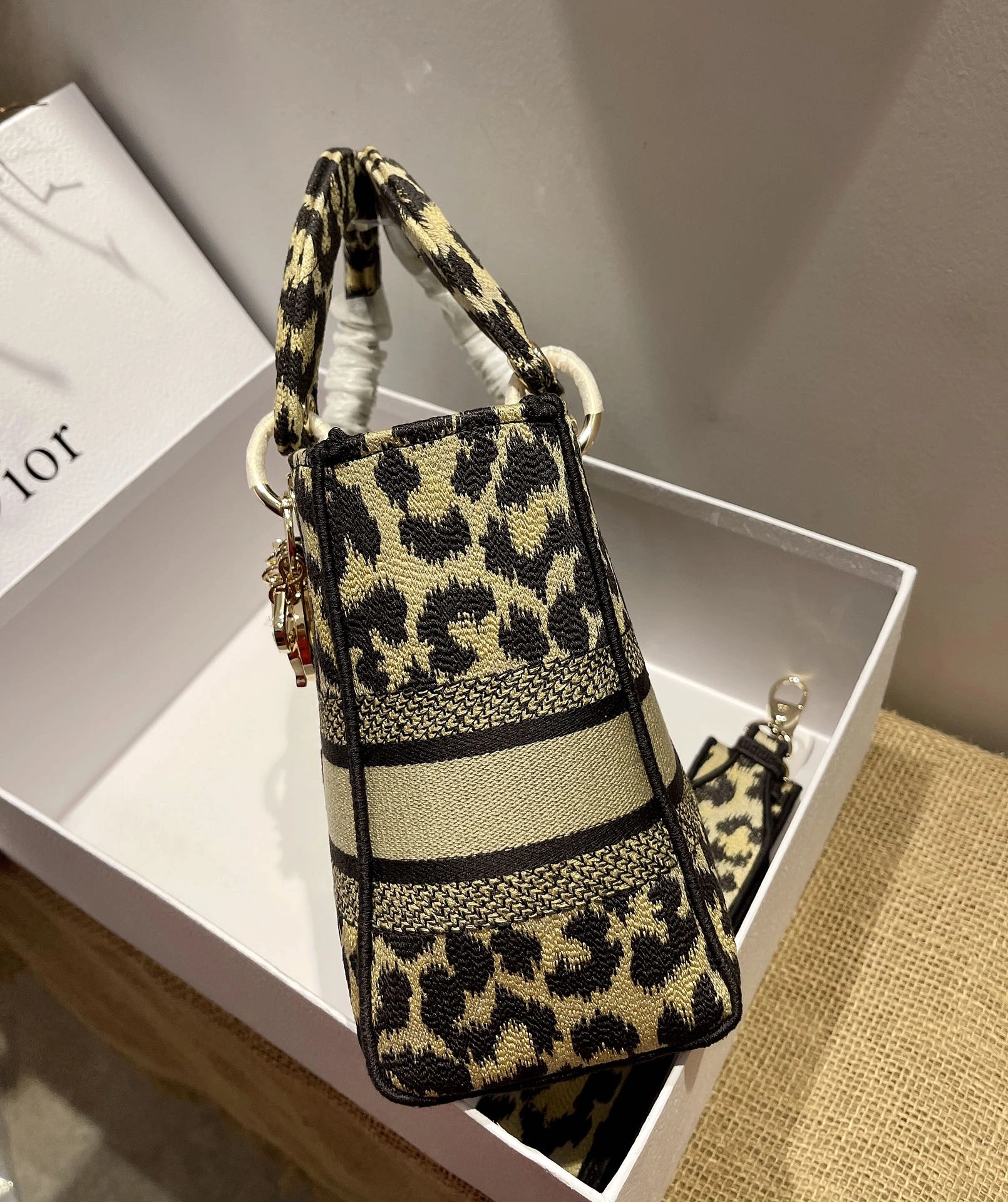 Bold D*ior Top Bag 24*20*11cm 7732