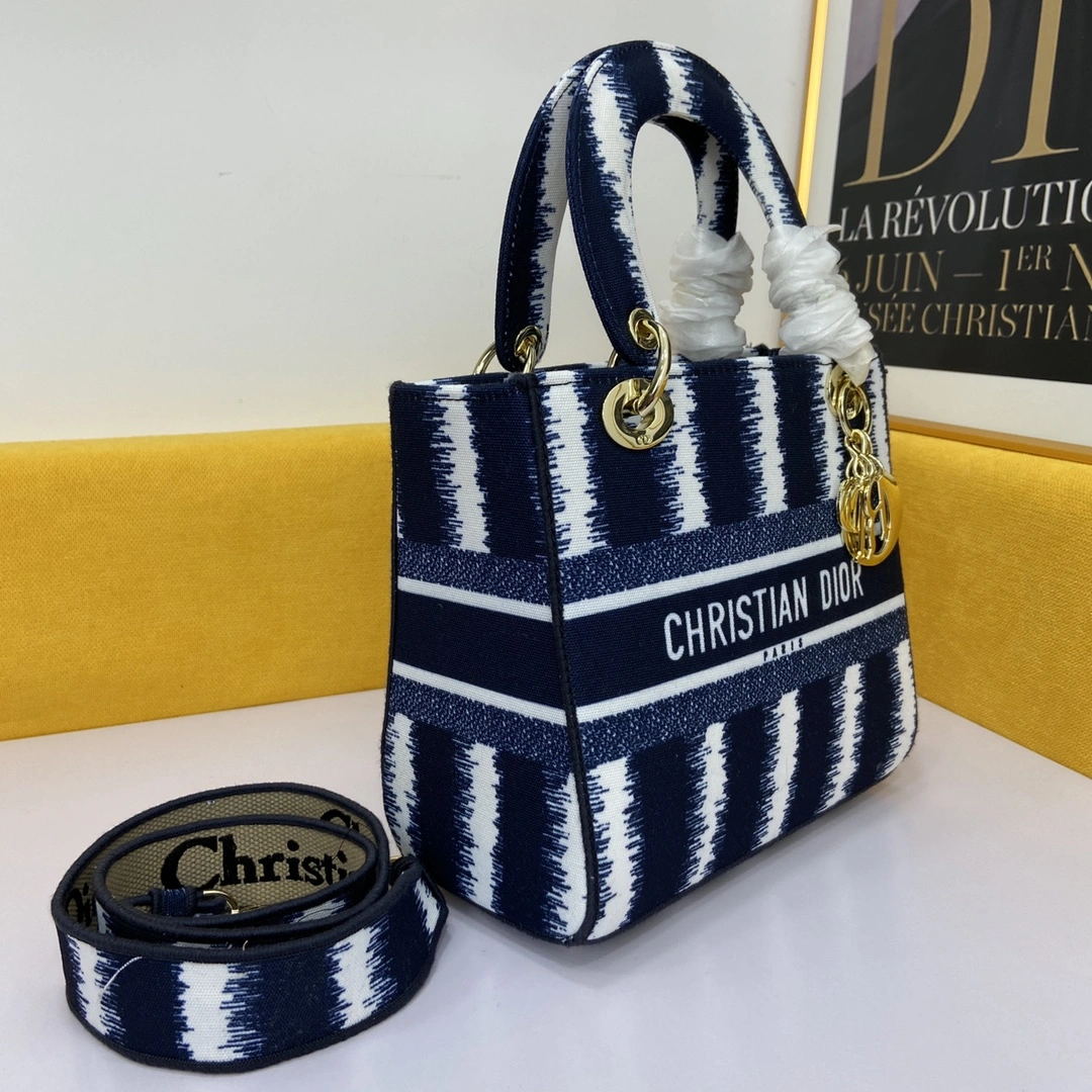 Neat D*ior Top Bag 24*20*11cm 7831