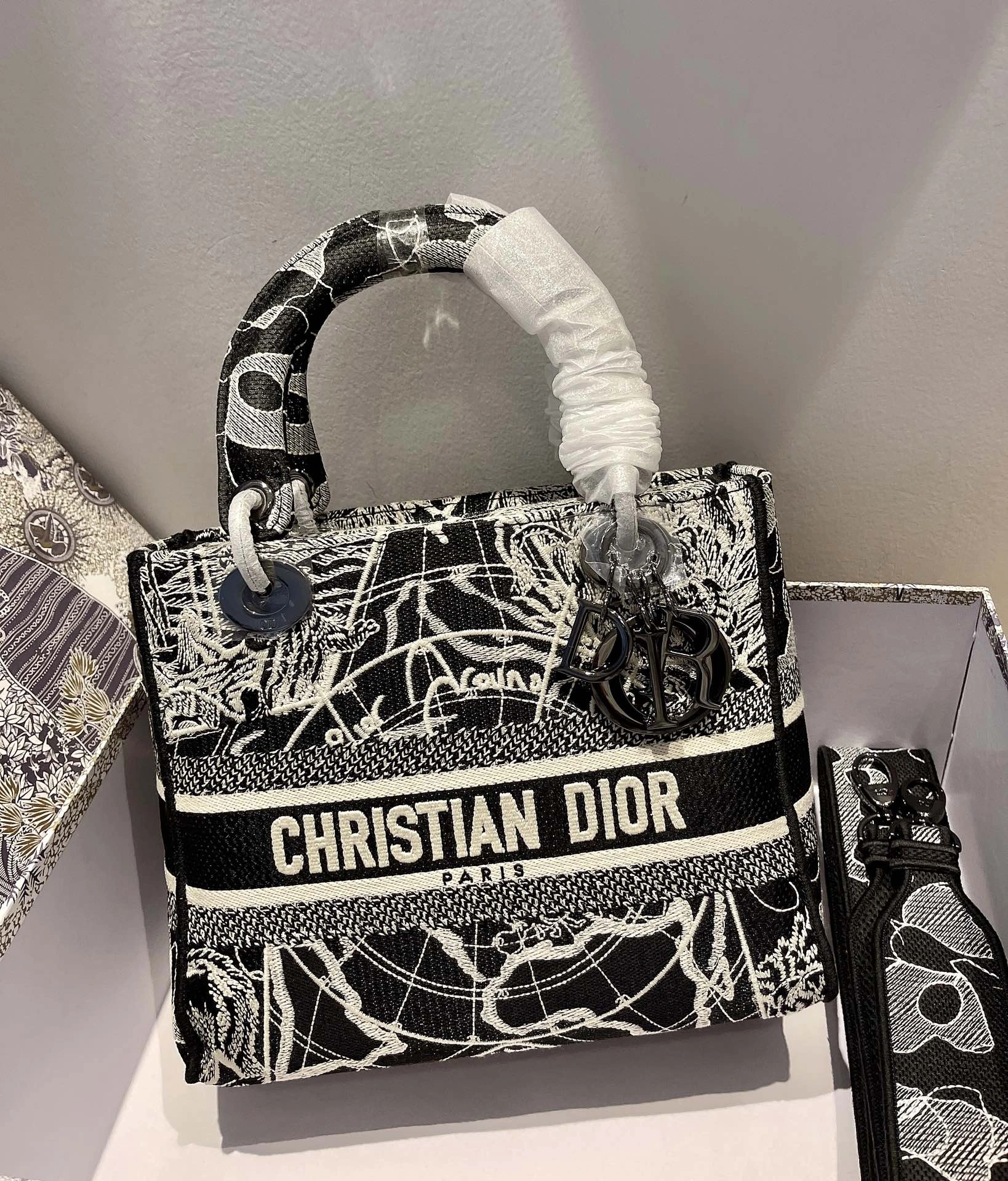 D*ior Top Bag 24*20*11cm ModernLook 7731