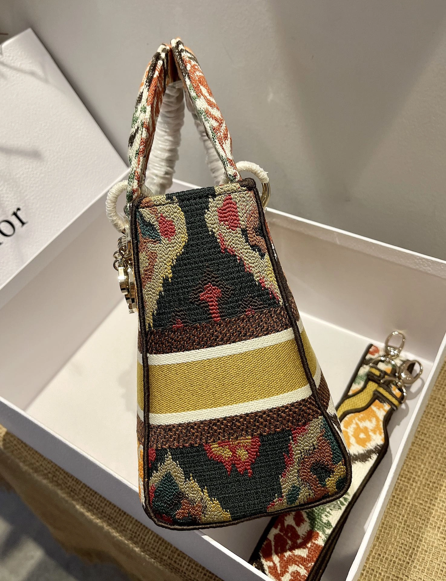 Resilient D*ior Top Bag 24*20*11cm 7738