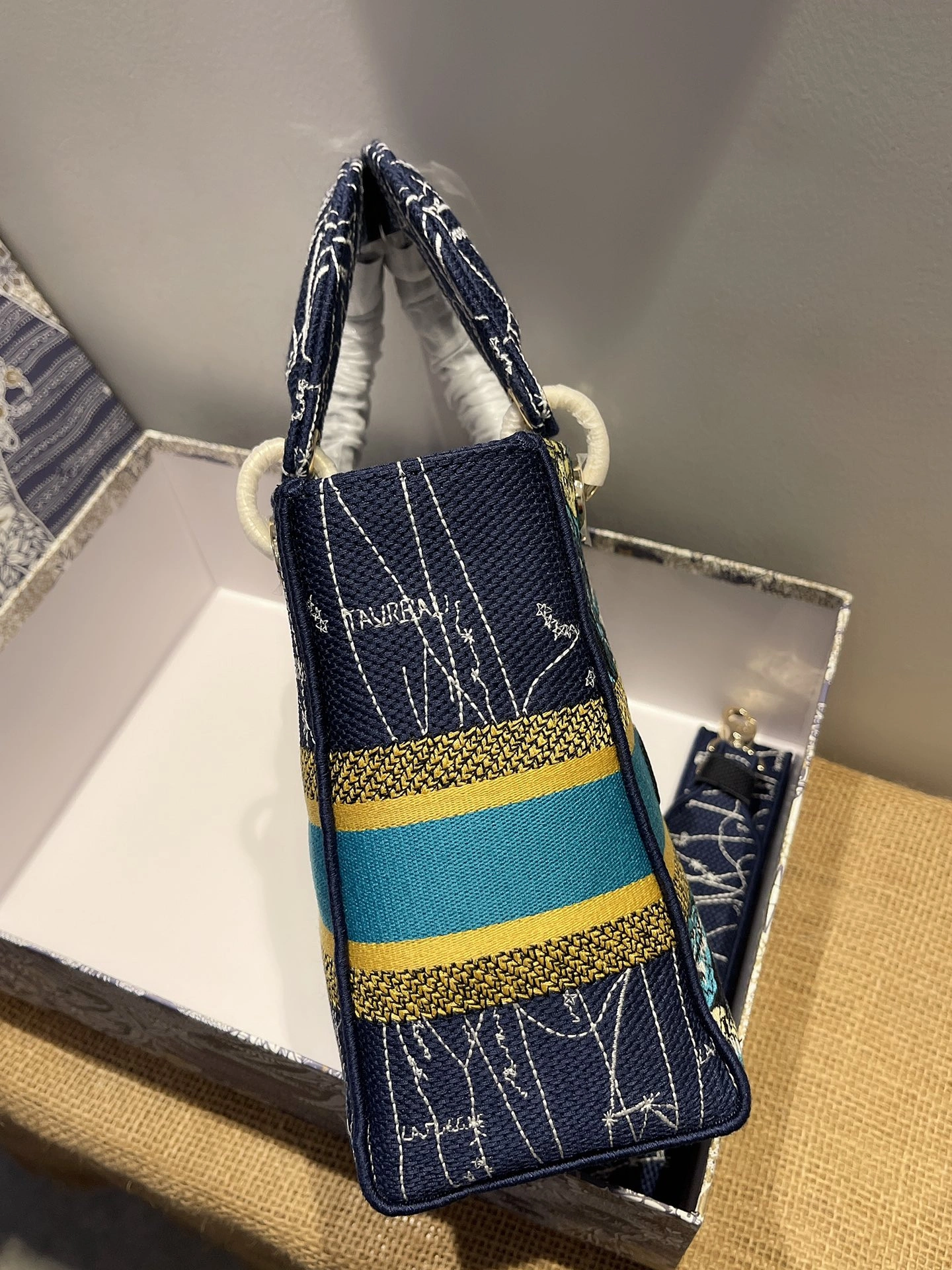 D*ior Top Bag 24*20*11cm ModernLook 7721