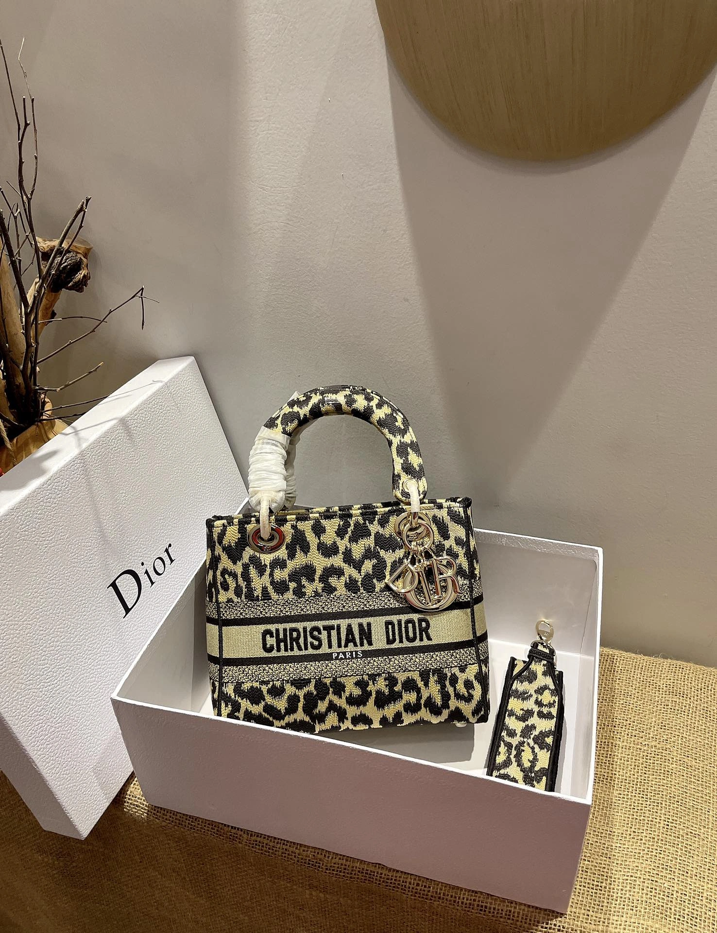 Bold D*ior Top Bag 24*20*11cm 7732