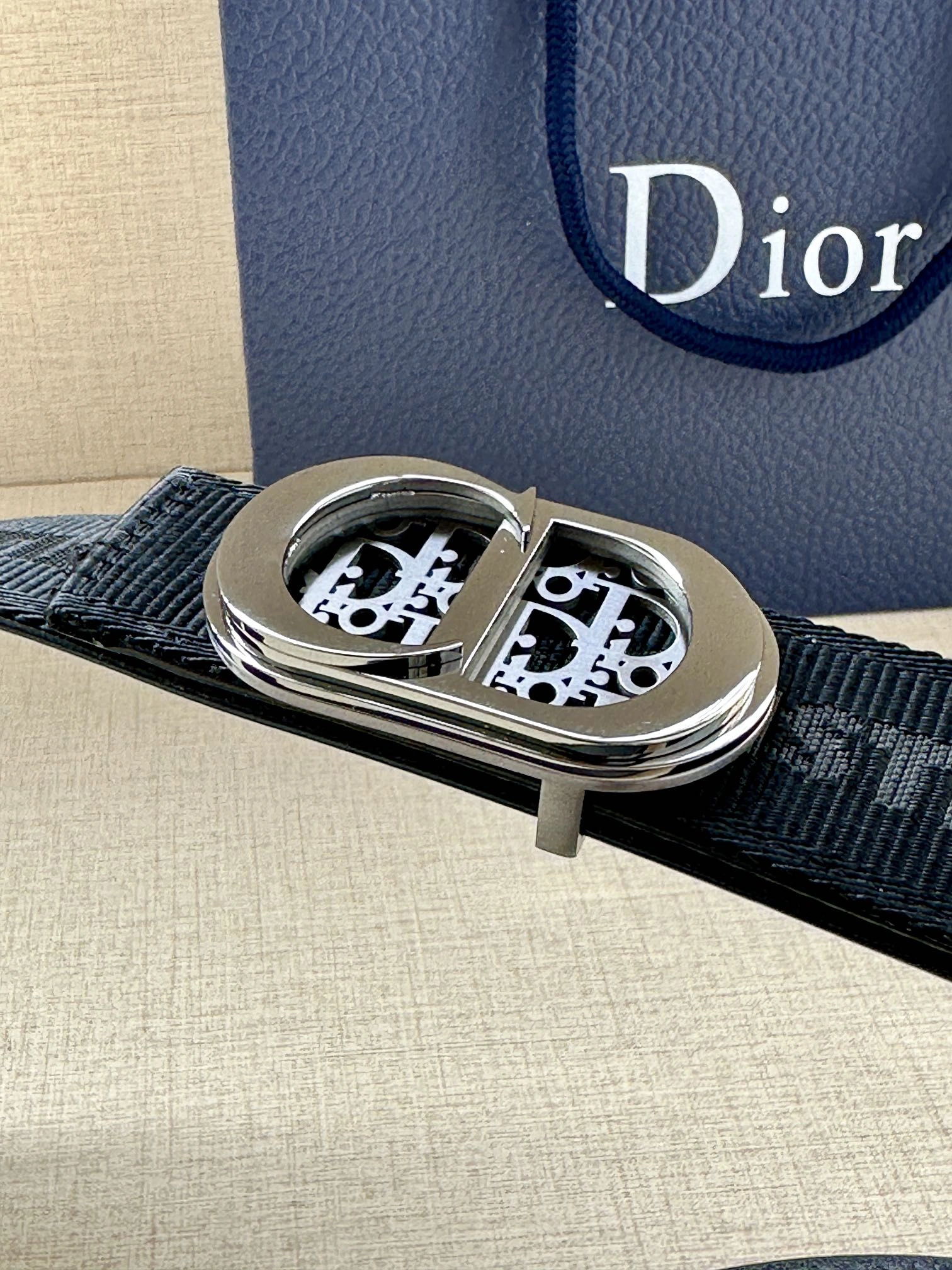 D*ior Top Belts AT 20250405- WellDesigned 15674
