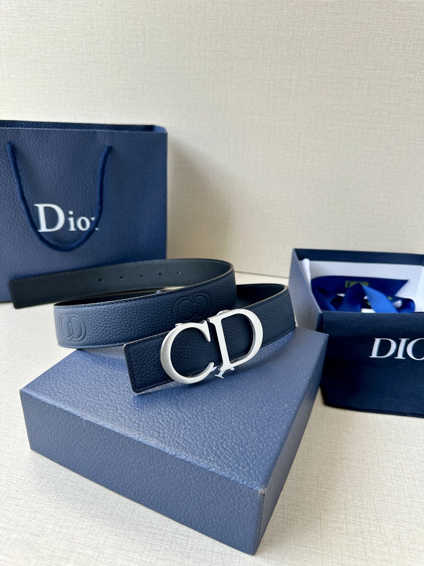 D*ior Top Belts AT 20250405- Resilient 15682