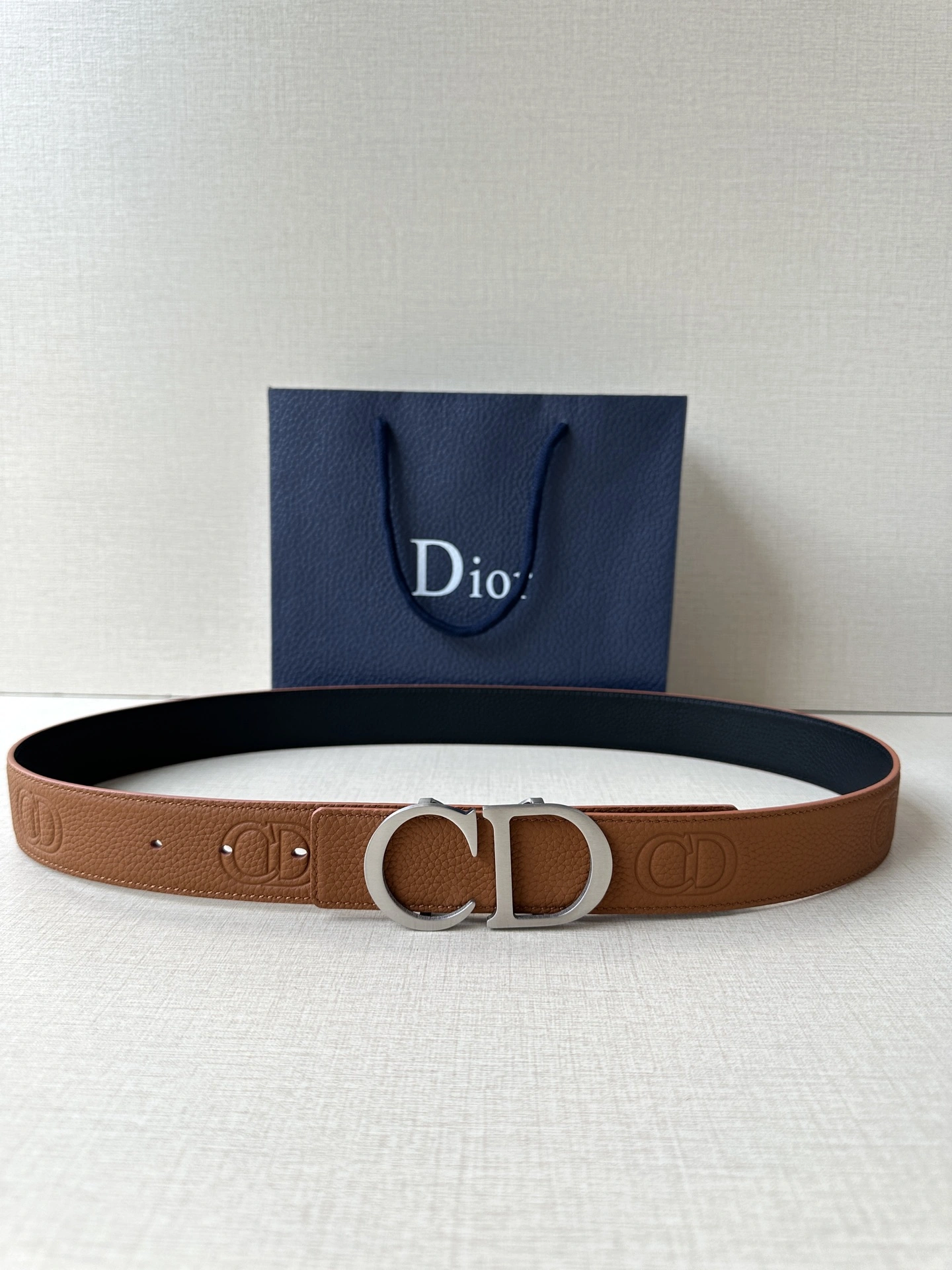 D*ior Top Belts AT 20250405- Resilient 15682