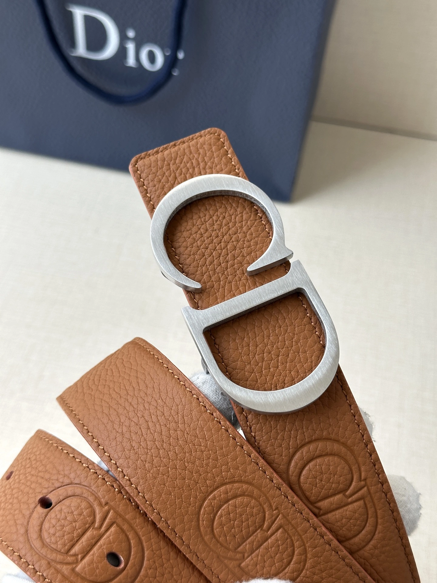 D*ior Top Belts AT 20250405- Resilient 15682