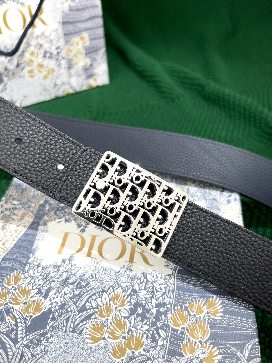 D*ior Top Belts AT 20250405- Effortless 15672