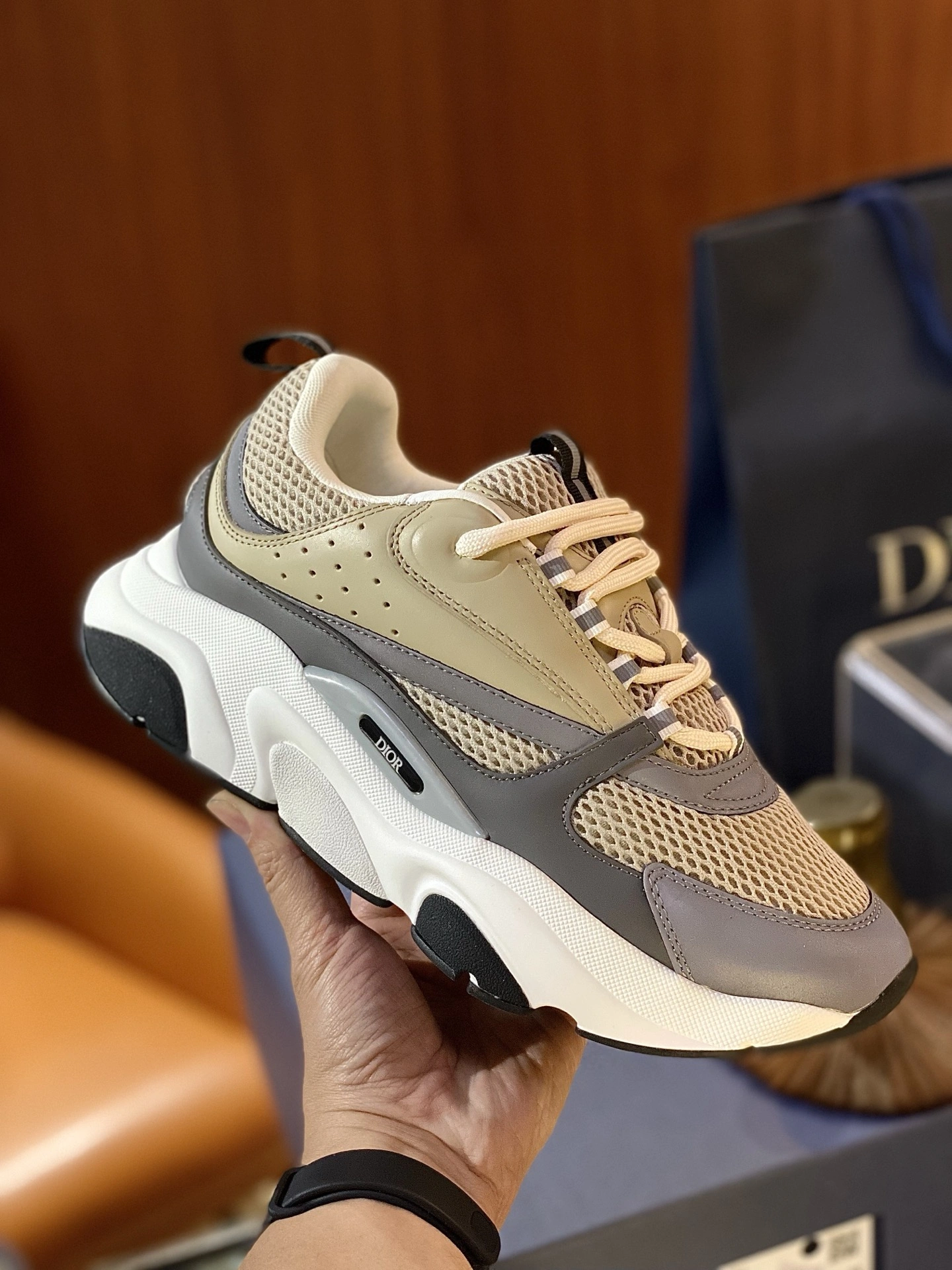 Sophisticated D*ior Top Sneaker RR 20250417- 5586