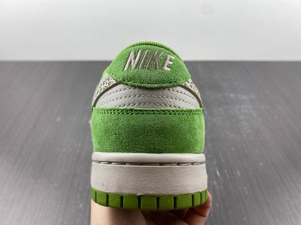 Dunk Low AS Safari Swoosh Chlorophyll DR0156- Bold 325