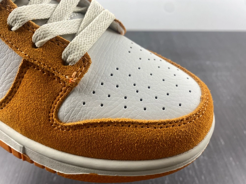 Effortless Dunk Low AS Safari Swoosh Kumquat DR0156- 326