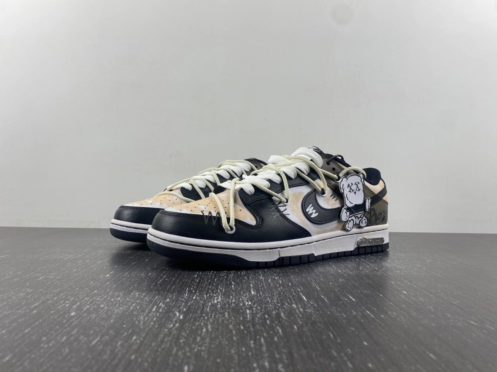 Seasonal Dunk Low Bear DD1391- 44