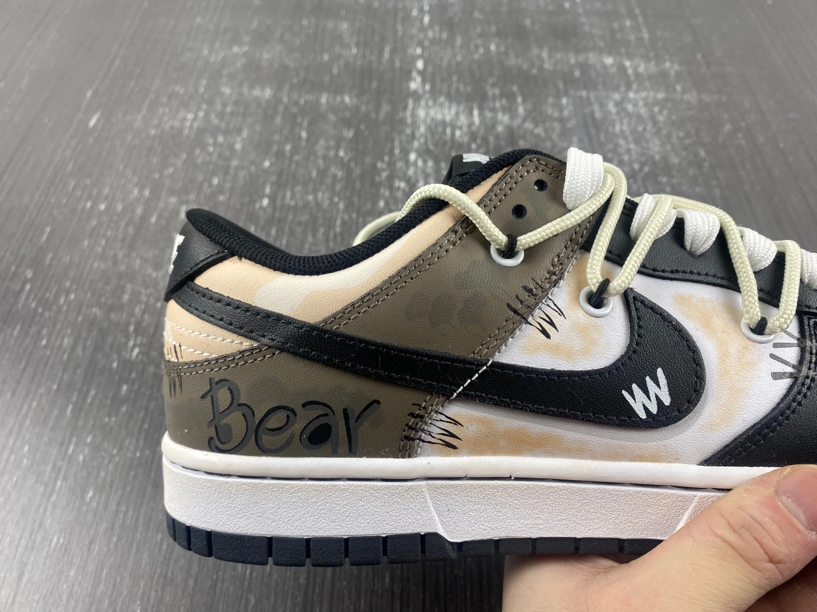 Seasonal Dunk Low Bear DD1391- 44