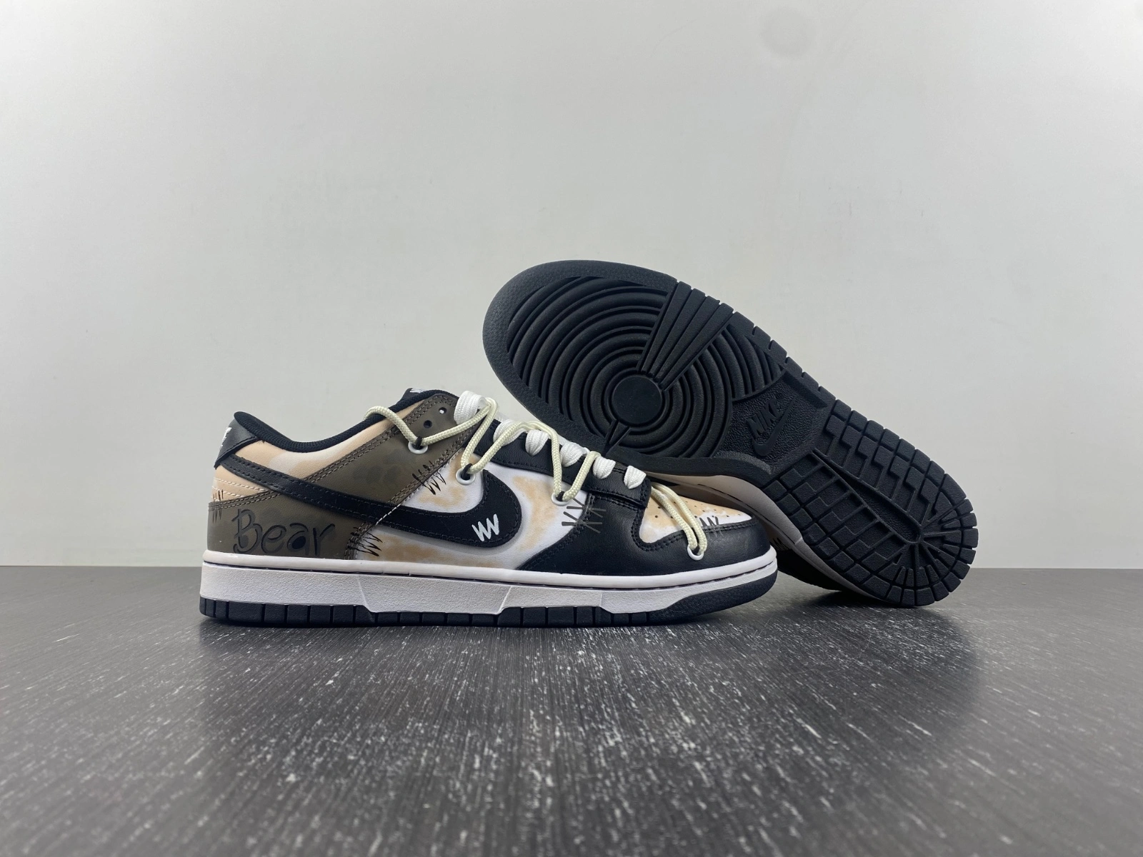 Seasonal Dunk Low Bear DD1391- 44