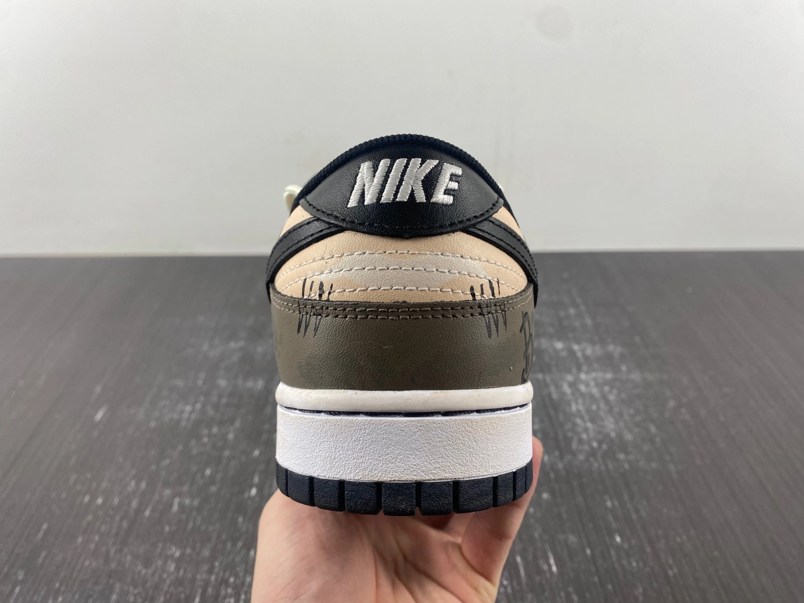 Seasonal Dunk Low Bear DD1391- 44