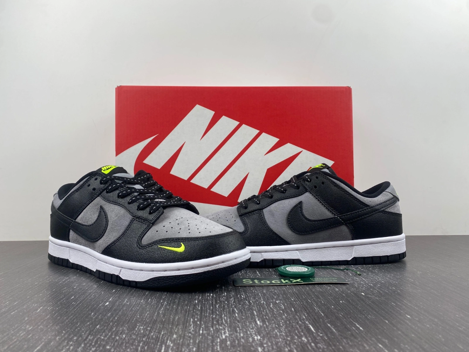 Dunk Low Black Grey Green Strike FQ2205- Seasonal 165