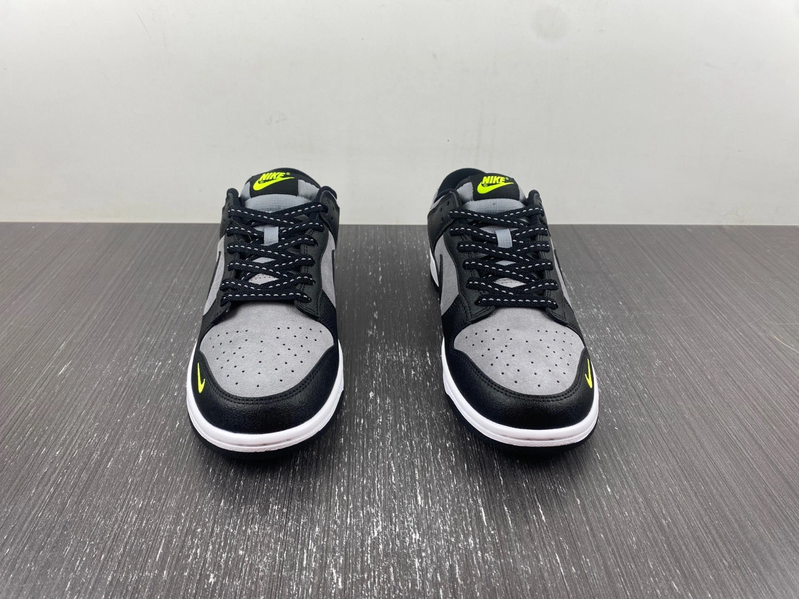 Dunk Low Black Grey Green Strike FQ2205- Seasonal 165