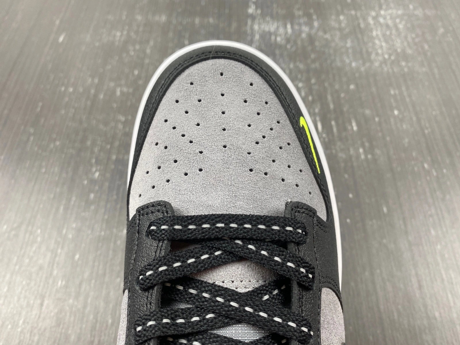 Dunk Low Black Grey Green Strike FQ2205- Seasonal 165